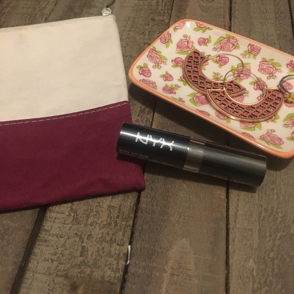 NYX Matte Lipstick Bundle Goal Digger and Haze